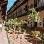 Apartamento Con Encanto En Patio Sevillano