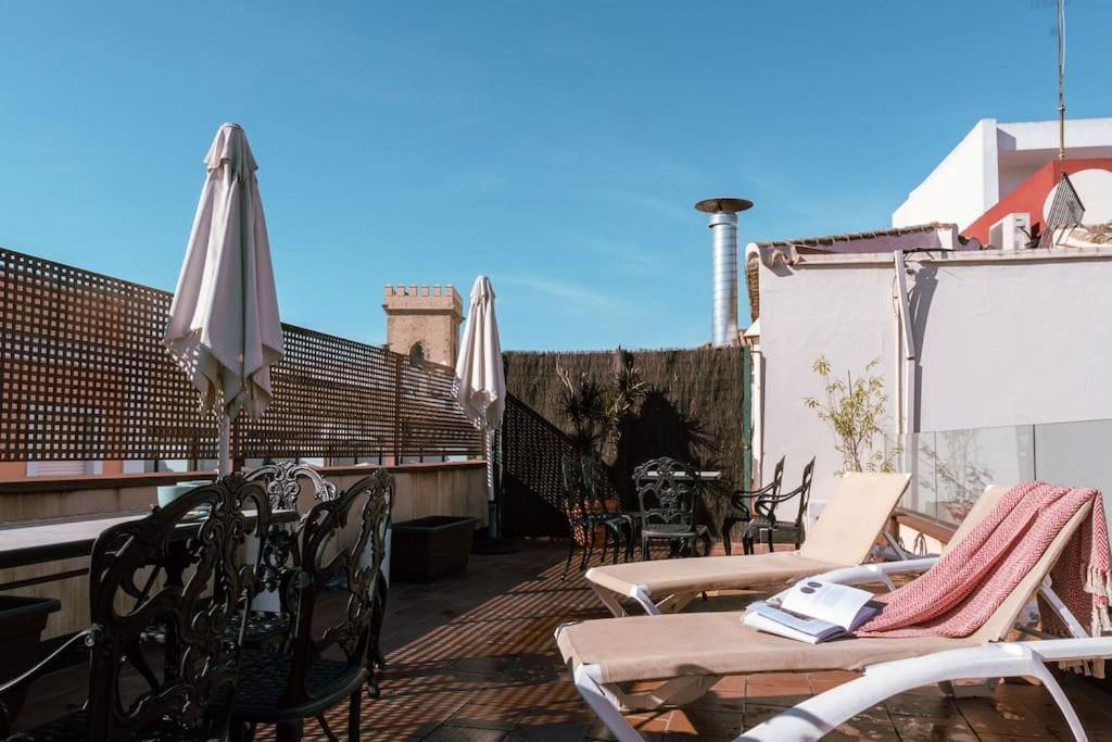 Con Encanto En Patio Sevillano Séville